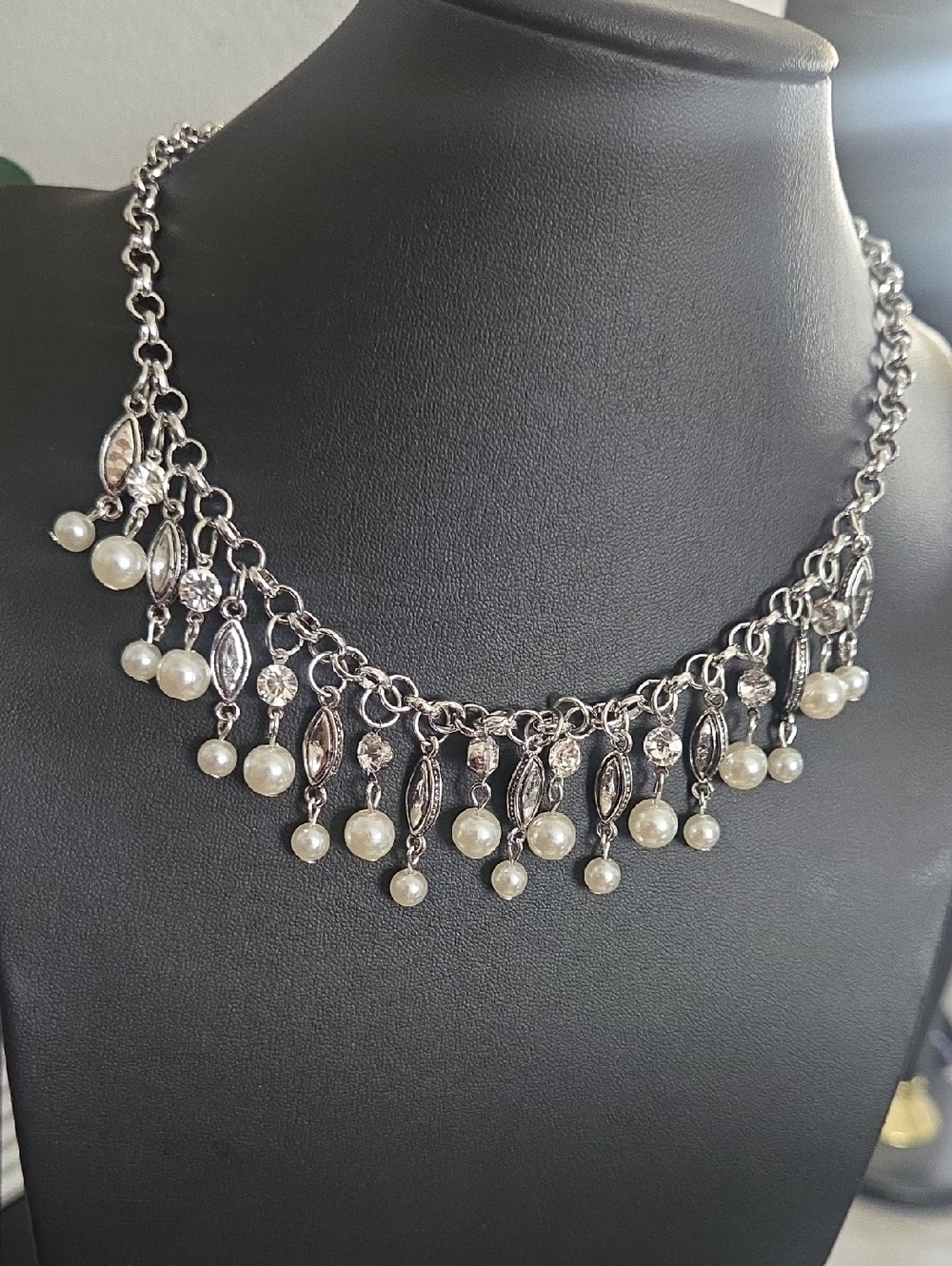 Paparazzi Cosmopolitan Courture White Necklace NWT